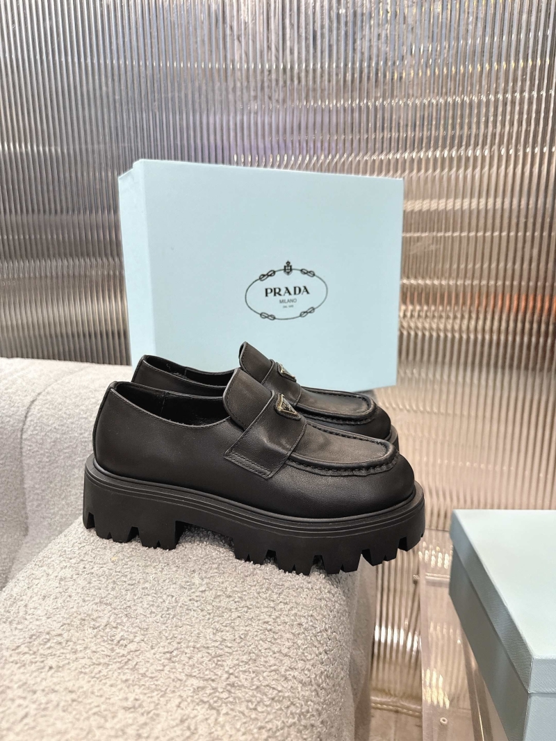 Pra*a flat shoes